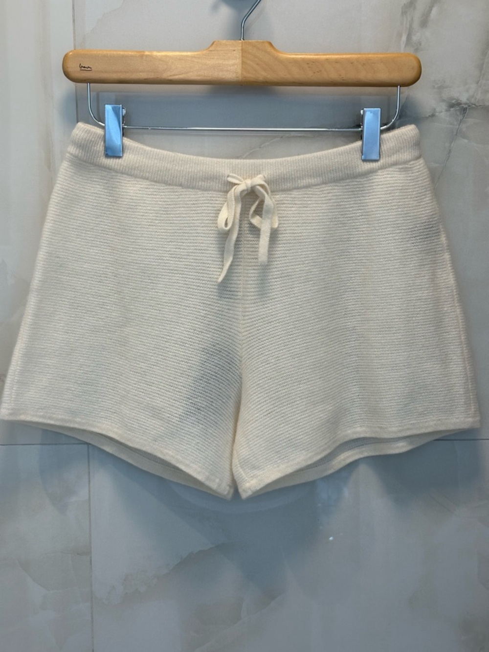 Neiman Marcus Cream Cashmere Shorts size Small